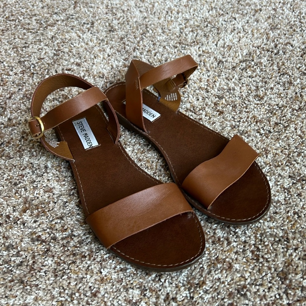 Steve Madden Donddi sandals 8.5